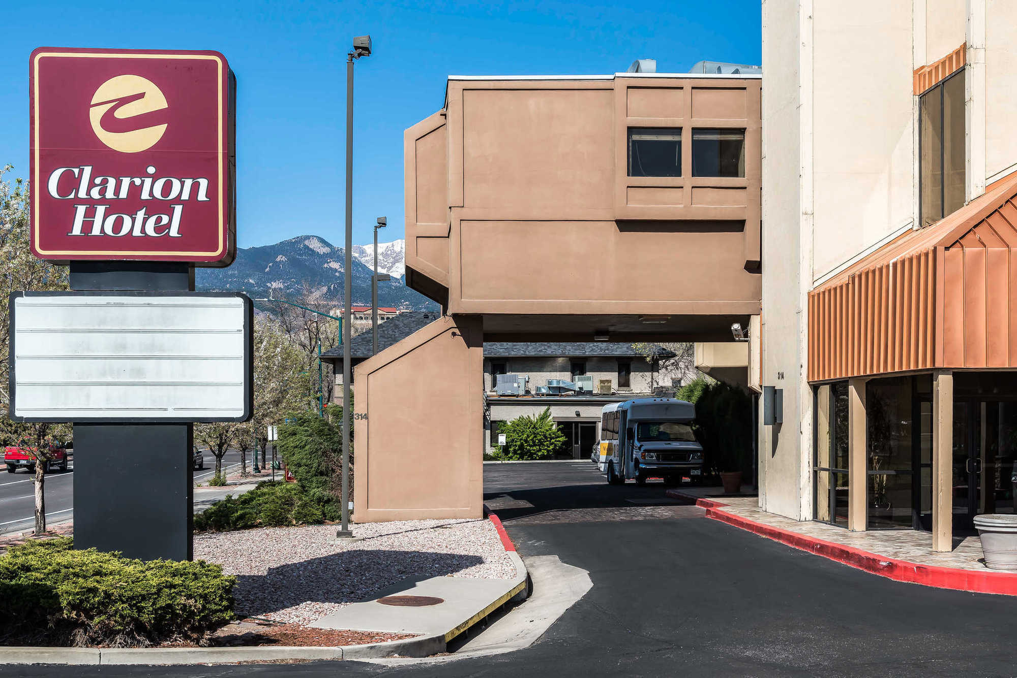 Clarion Hotel & Conference Center Colorado Springs Zewnętrze zdjęcie